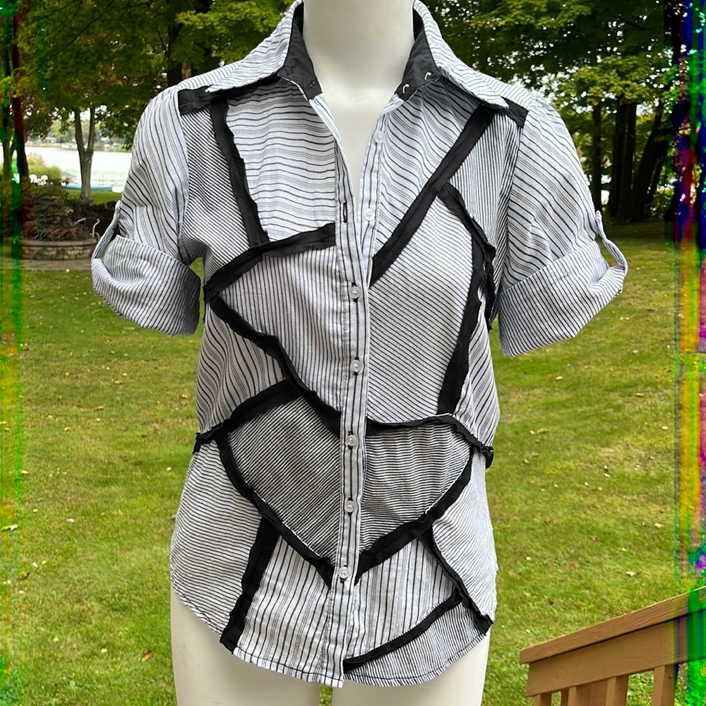 Antilia Femme boho distressed top M-L